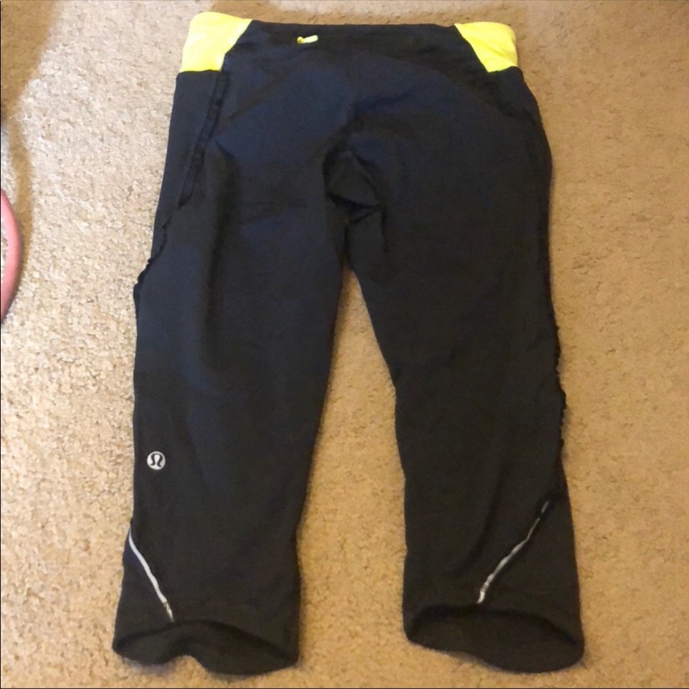 Lululemon crop - Picture 2 of 2